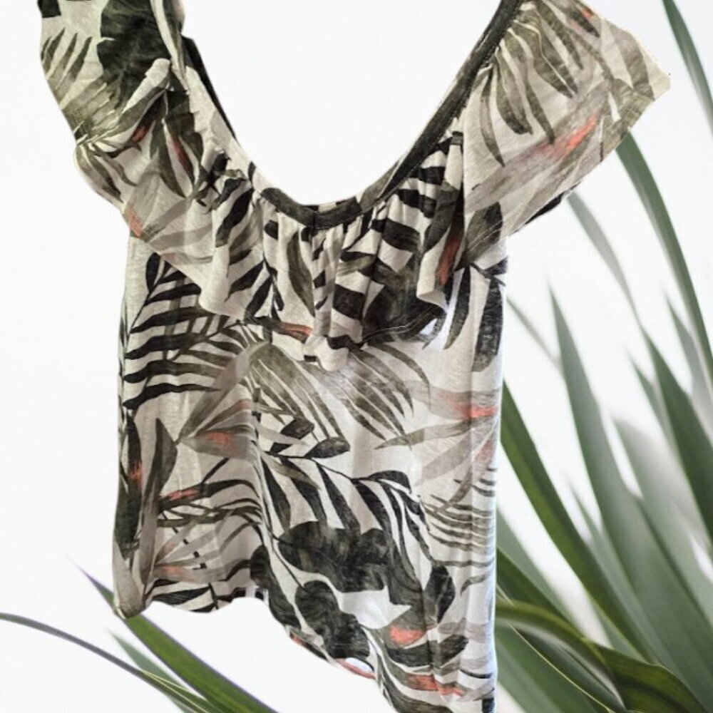 Old Navy Ruffle Leaf Design Top - Picture 5 of 7
